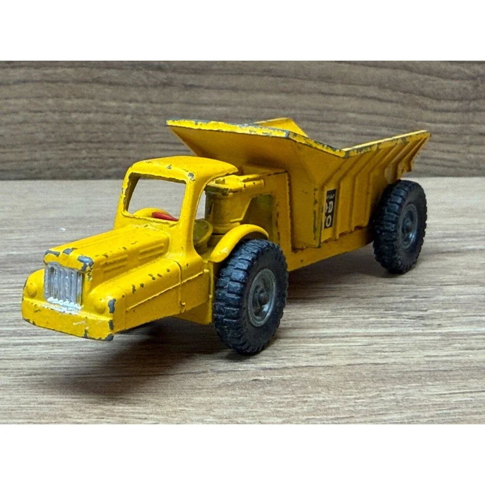 Lesney Matchbox No. 10 Dinkum Dumper Major Pack 1:64 - Vintage